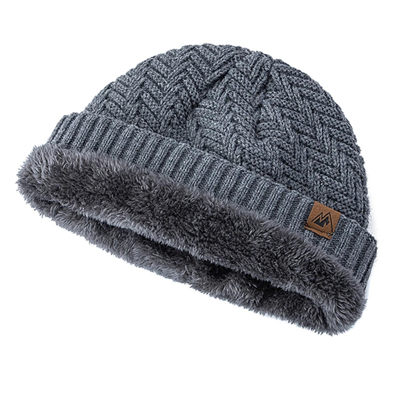 Unisex Peak Label Winter Hat
